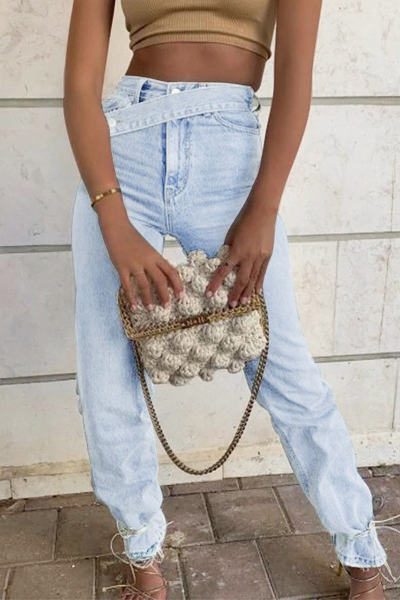 Effortlessly Elegant Garment with a Timeless Design