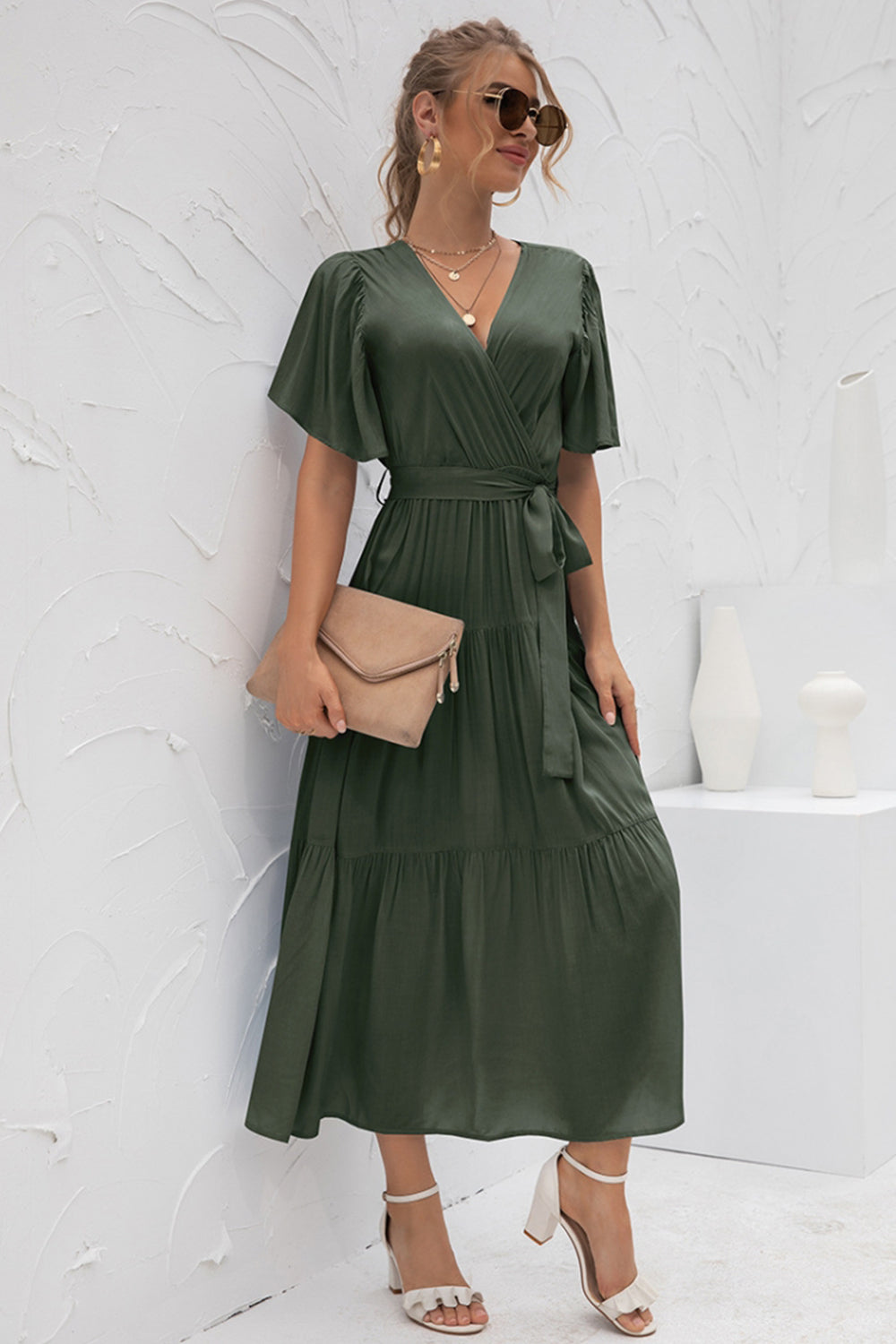 Gracefully Styled Dress for Any Occasion