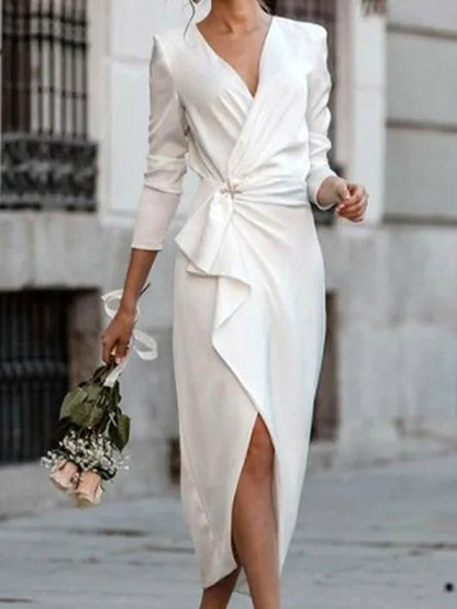 Well Tailored Dress with a Graceful Silhouette