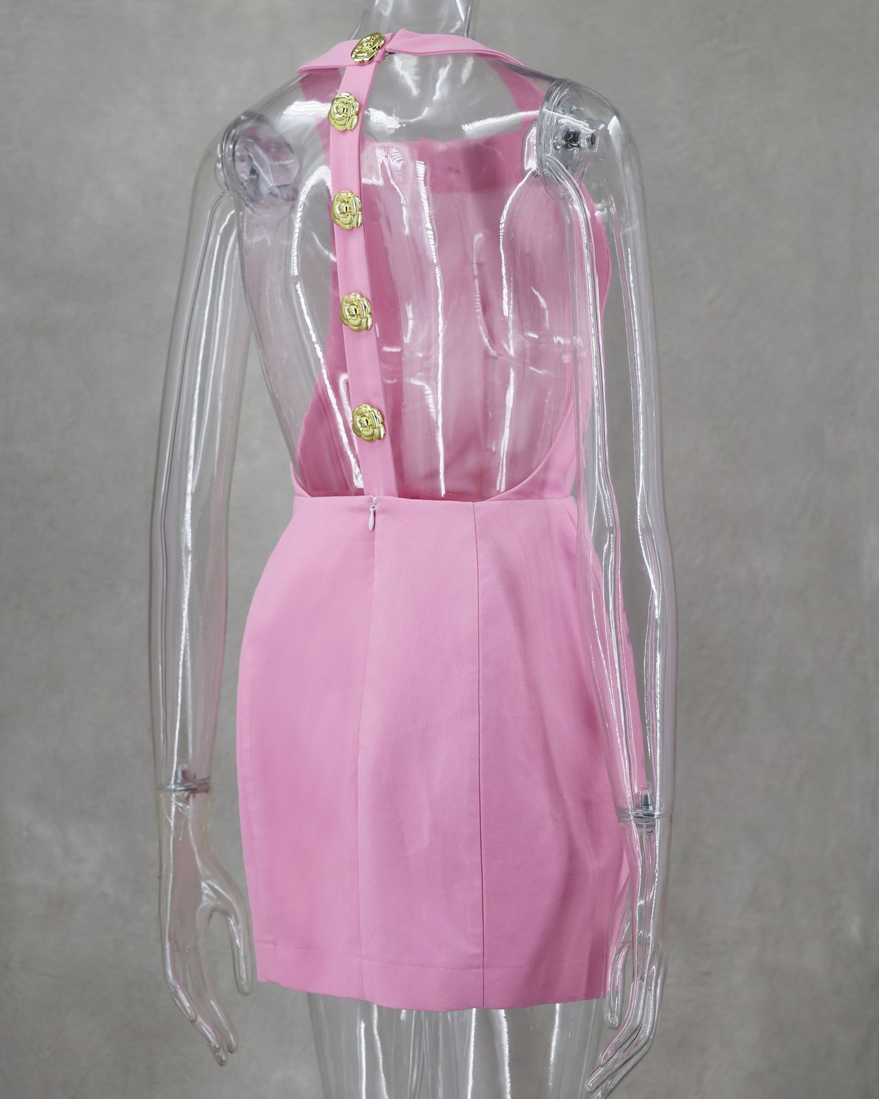 Beautifully Finished Dress in a Timeless Design