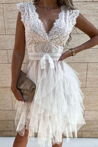 Effortlessly Elegant Dress with a Timeless Design