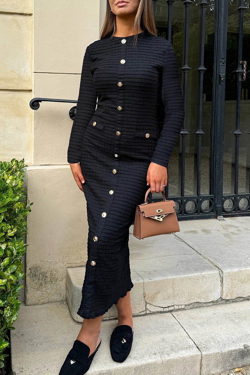 Effortlessly Elegant Dress with a Timeless Design