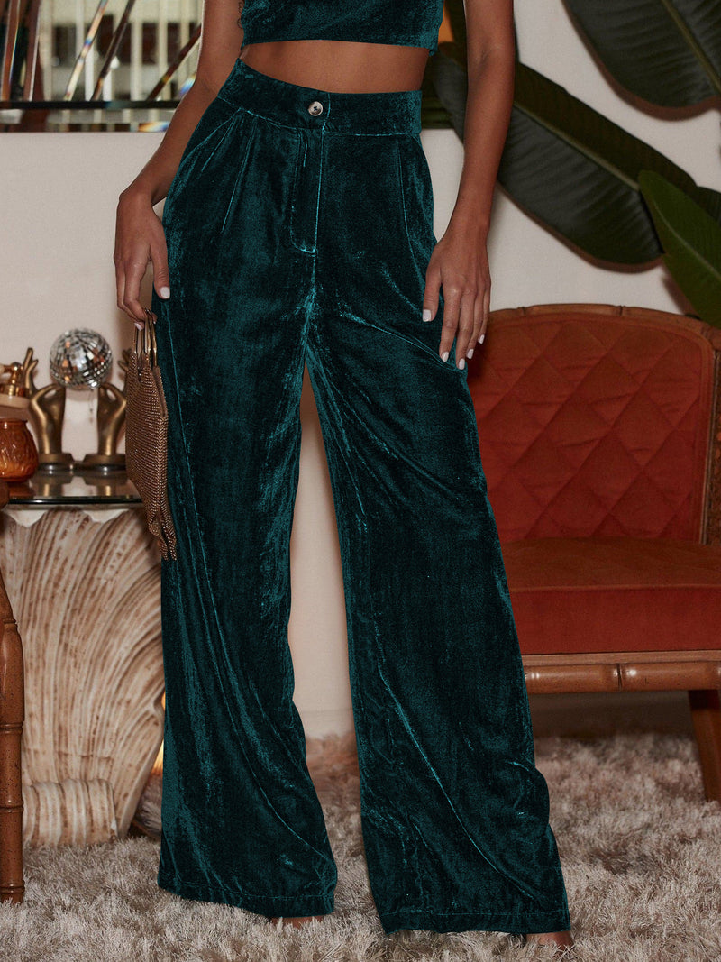 Effortlessly Elegant Pants with a Timeless Design