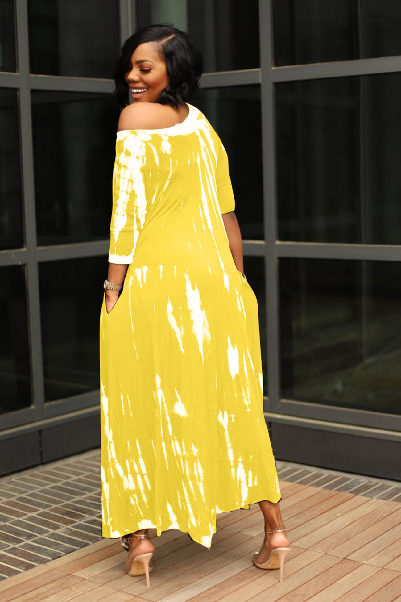 Gracefully Styled Dress for Any Occasion