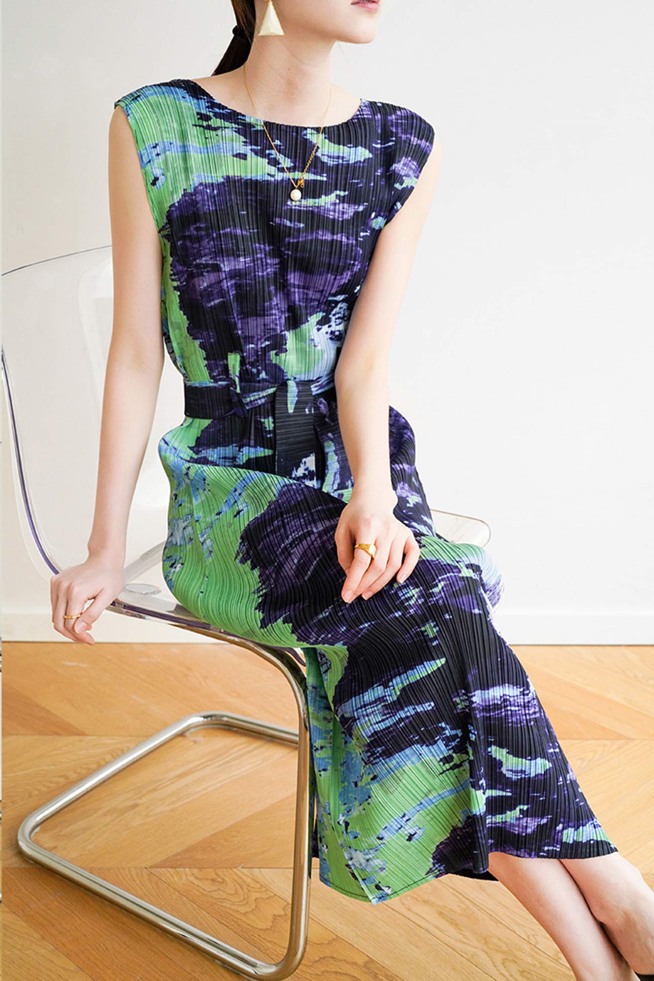 Classic Vintage Dress with a Flattering Fit