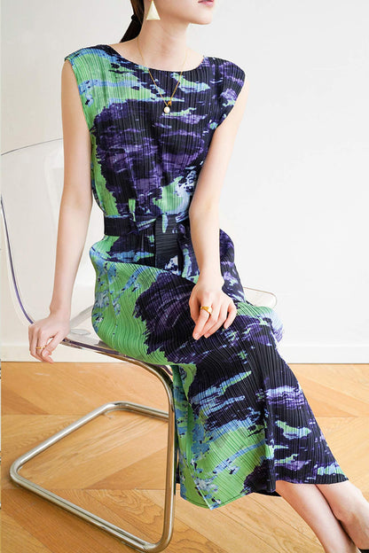 Classic Vintage Dress with a Flattering Fit