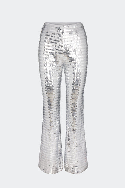 Sophisticated Garment with a Clean Classic Look