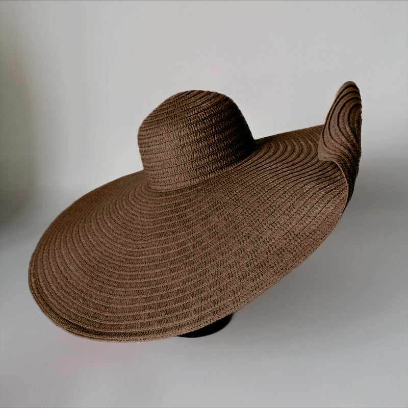 Effortlessly Elegant Garment with a Timeless Design