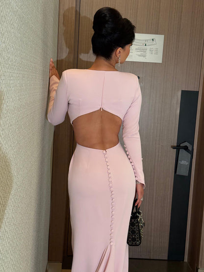 Well Tailored Garment with a Graceful Silhouette