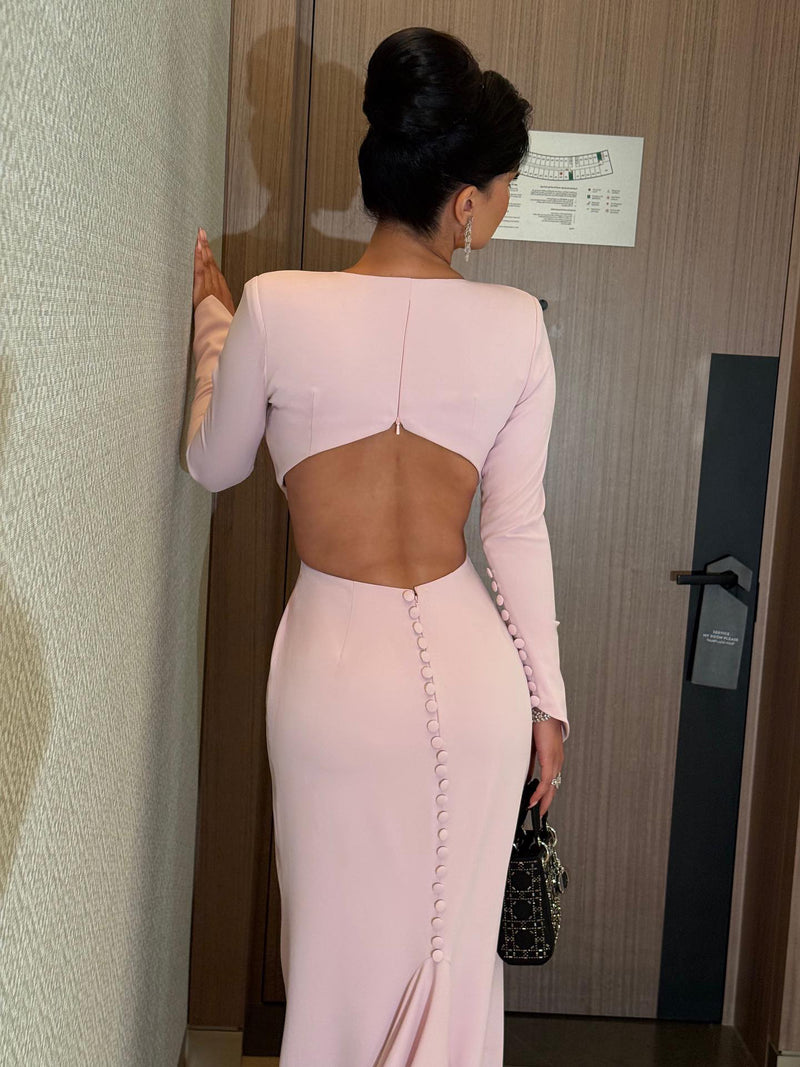 Well Tailored Garment with a Graceful Silhouette