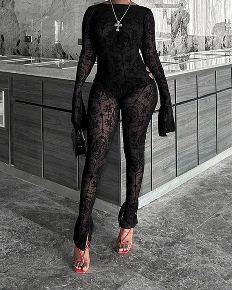 Effortlessly Elegant Garment with a Timeless Design
