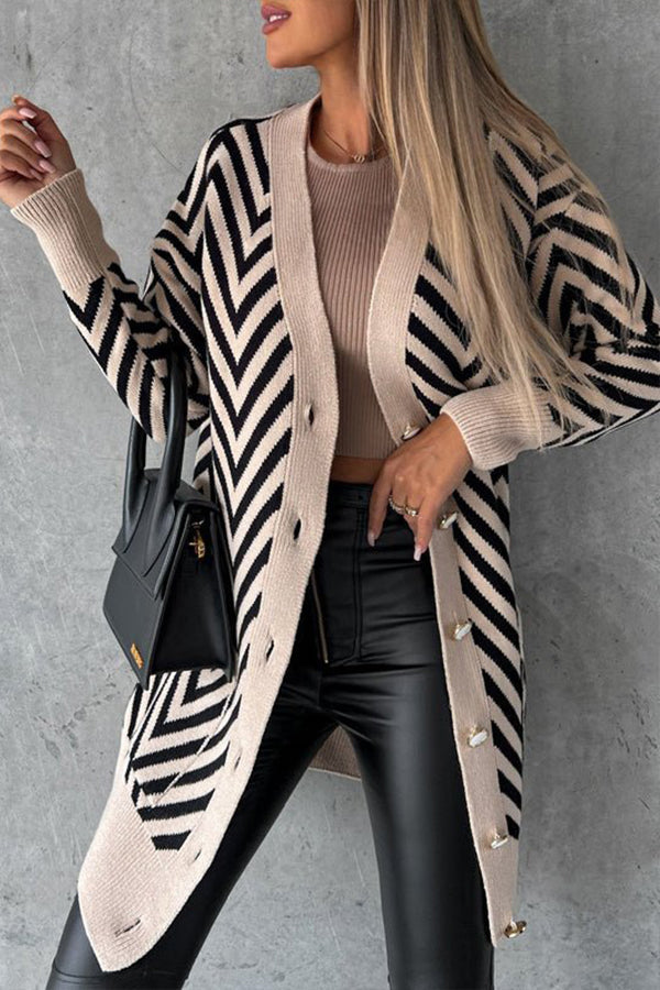 Effortlessly Elegant Cardigan with a Timeless Design