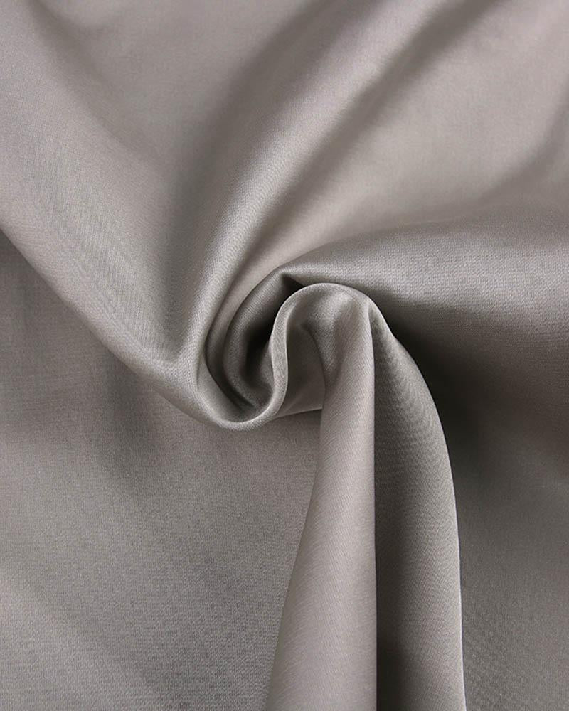 Effortlessly Elegant Pants with a Timeless Design