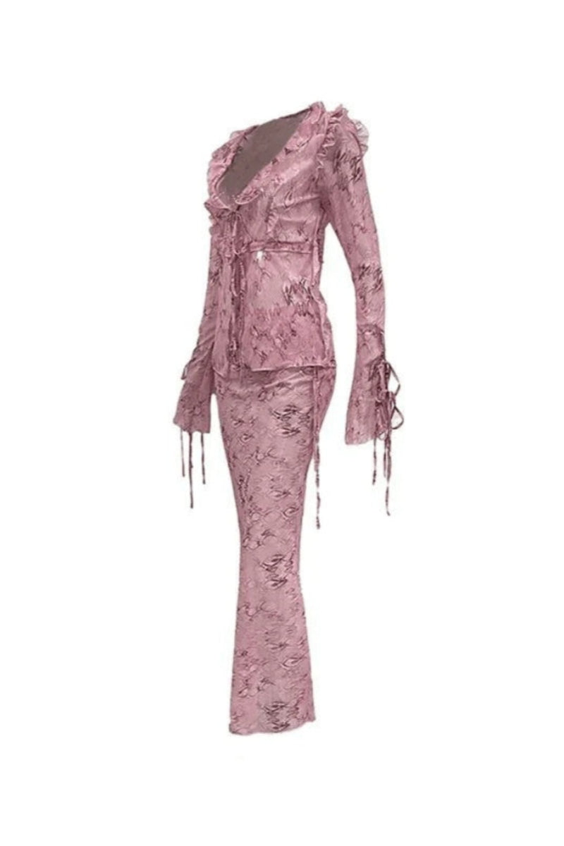 Well Tailored Blouse with a Graceful Silhouette