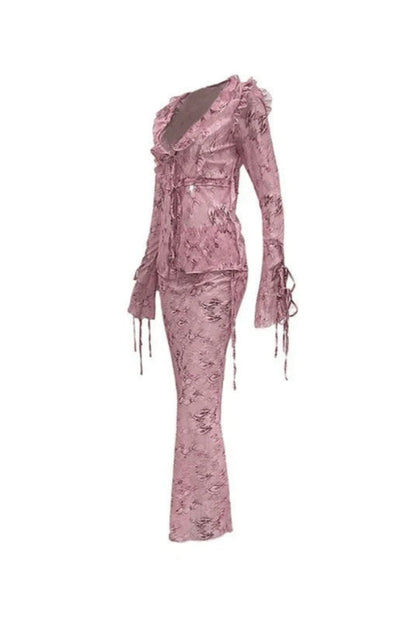 Well Tailored Blouse with a Graceful Silhouette