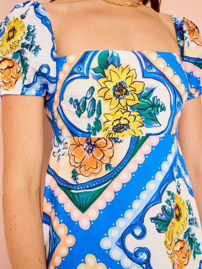 Classic Vintage Dress with a Flattering Fit