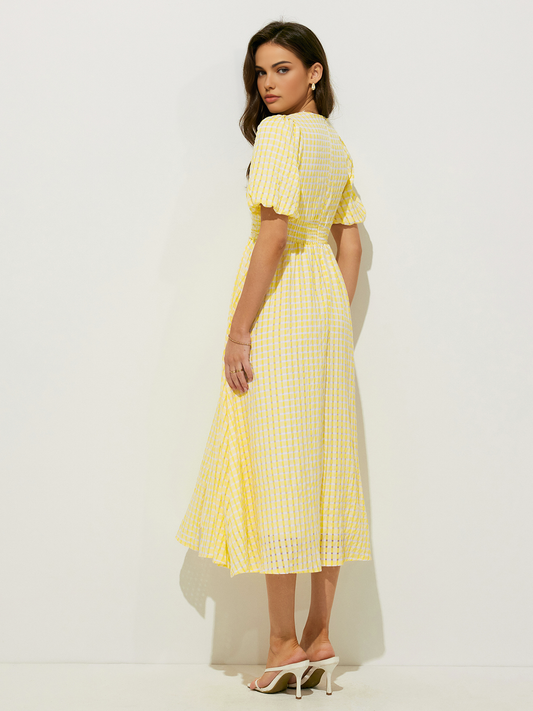 Classic Vintage Dress with a Flattering Fit