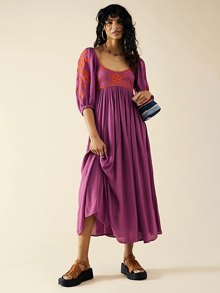 Beautifully Finished Dress in a Timeless Design