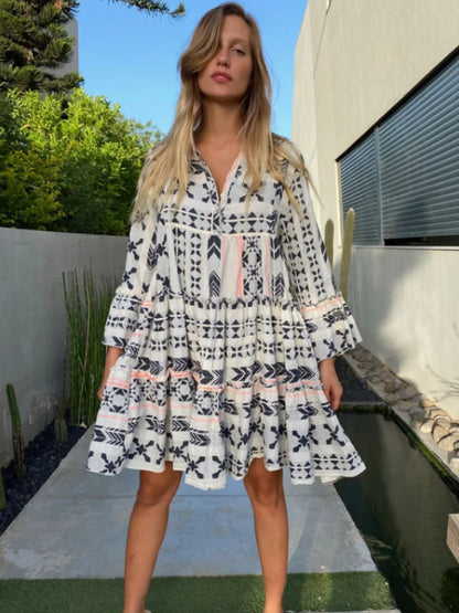 Classic Vintage Dress with a Flattering Fit
