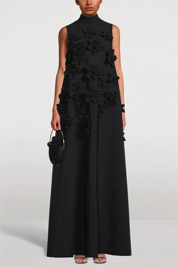 Well Tailored Dress with a Graceful Silhouette