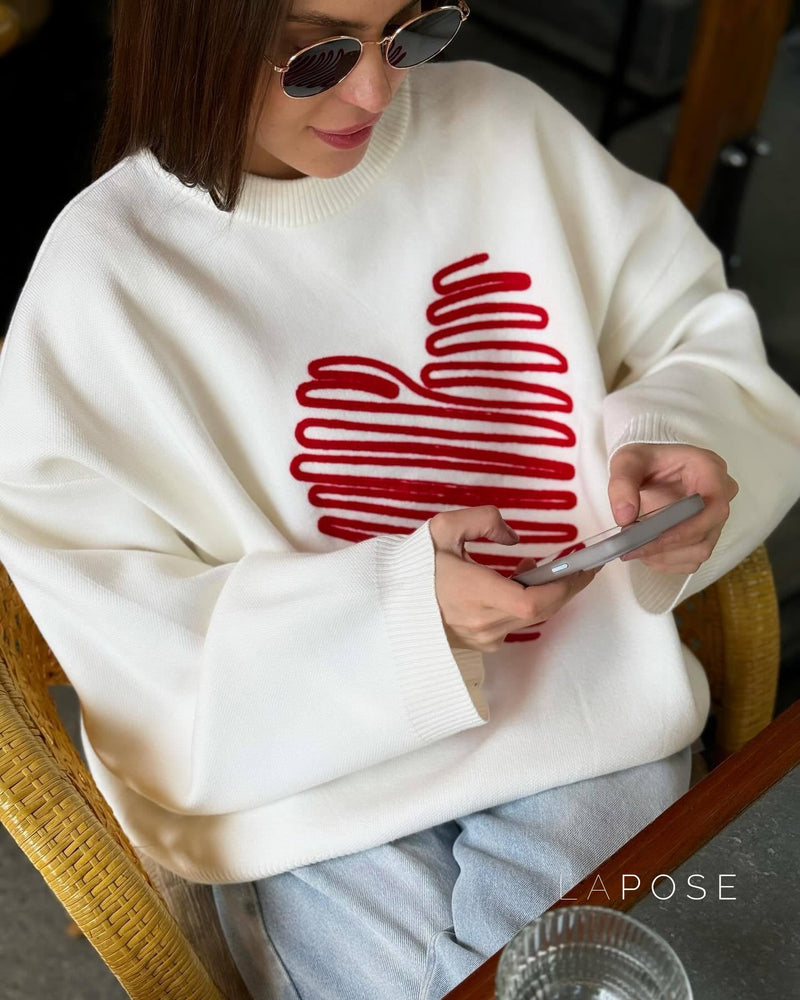 Effortlessly Elegant Sweater with a Timeless Design