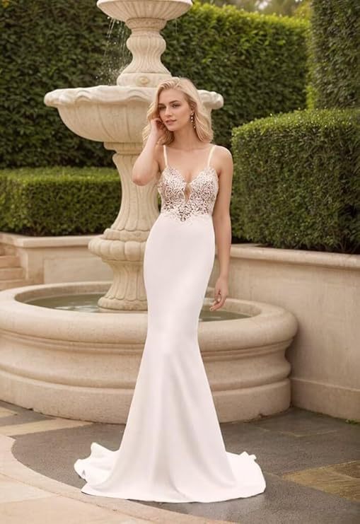 Beautifully Finished Dress in a Timeless Design