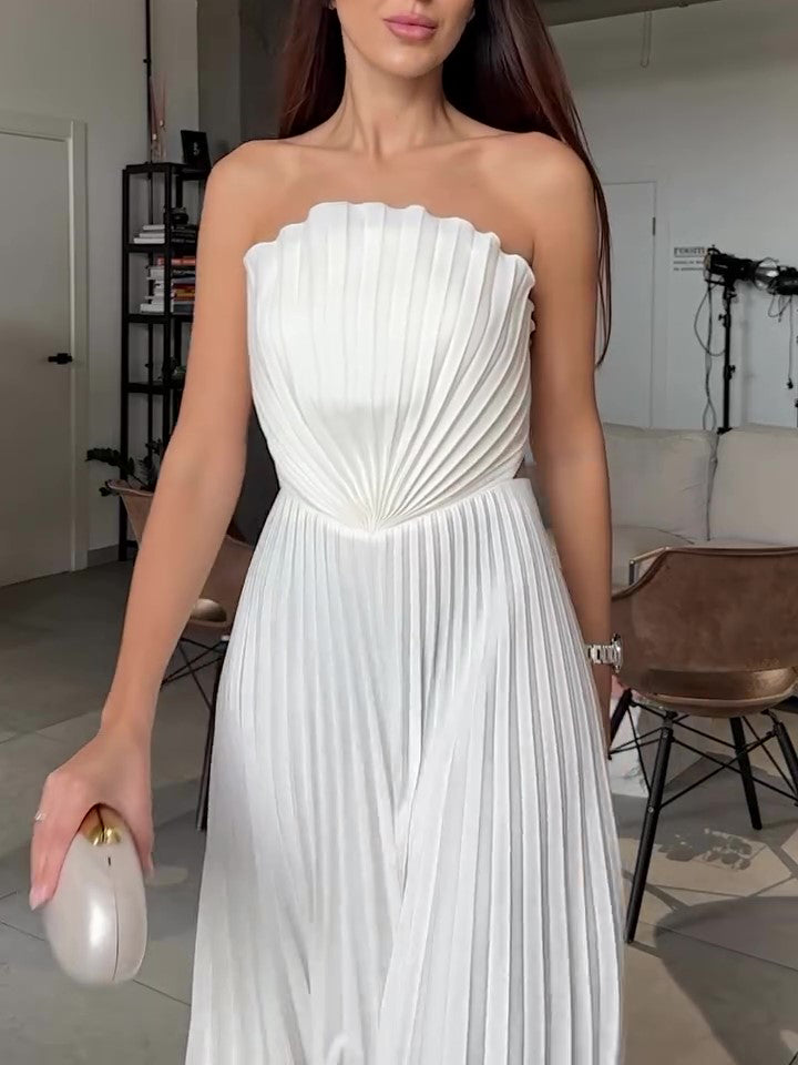 Effortlessly Elegant Dress with a Timeless Design
