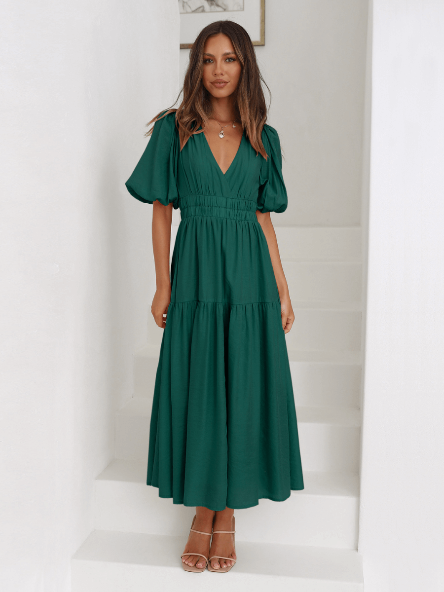 Well Tailored Dress with a Graceful Silhouette
