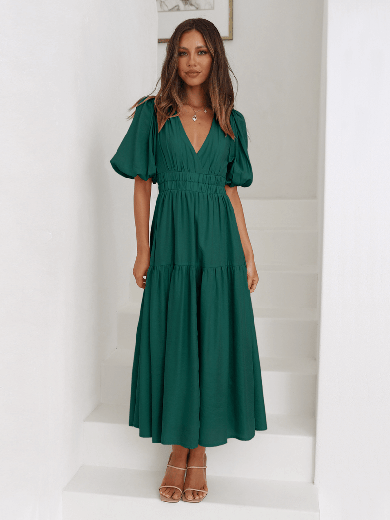 Well Tailored Dress with a Graceful Silhouette