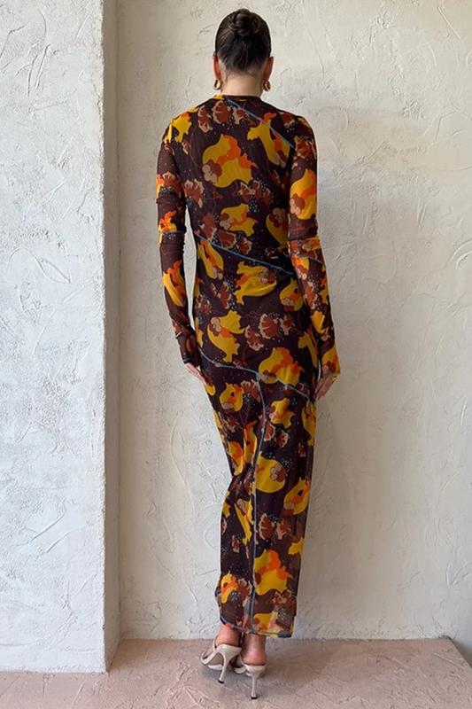 Gracefully Styled Dress for Any Occasion