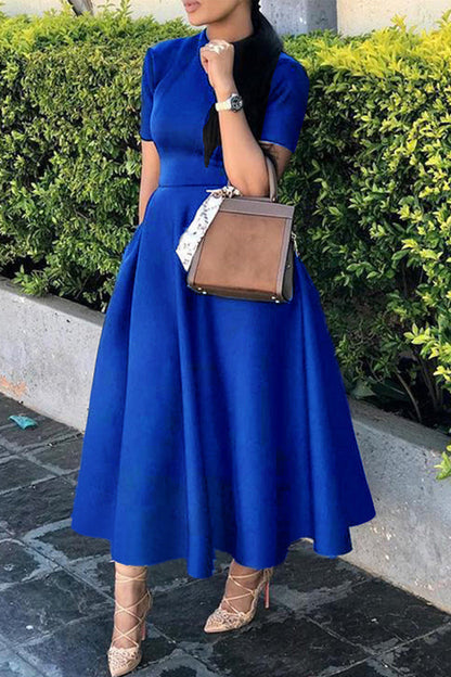Effortlessly Elegant Dress with a Timeless Design