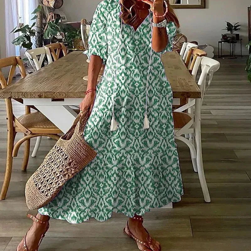 Beautifully Finished Dress in a Timeless Design