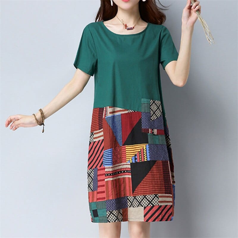 Well Tailored Dress with a Graceful Silhouette