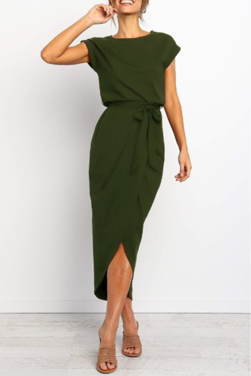 Effortlessly Elegant Dress with a Timeless Design