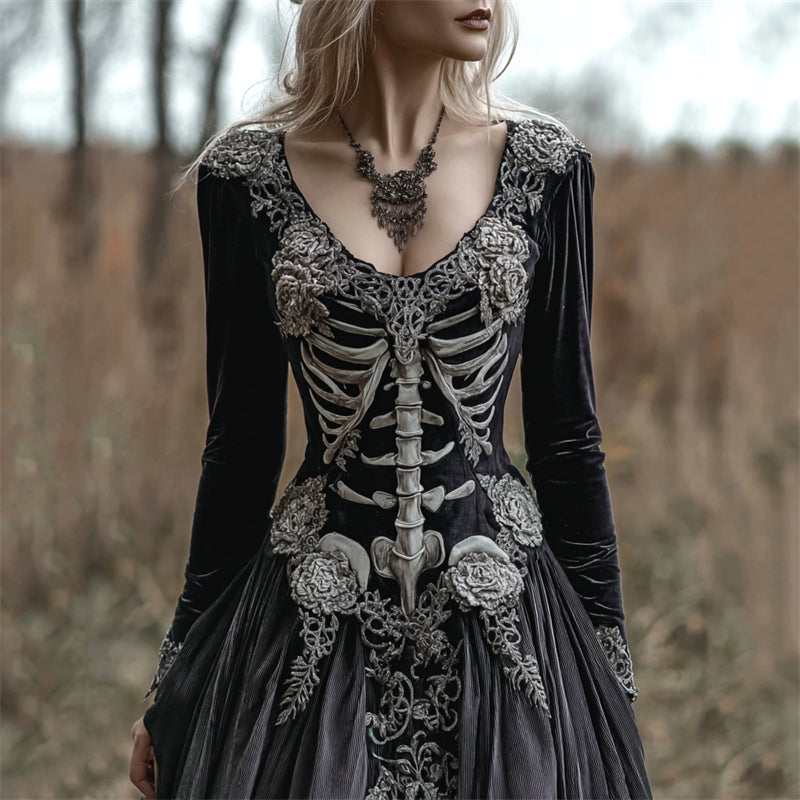 Beautifully Finished Dress in a Timeless Design