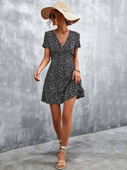 Effortlessly Elegant Dress with a Timeless Design