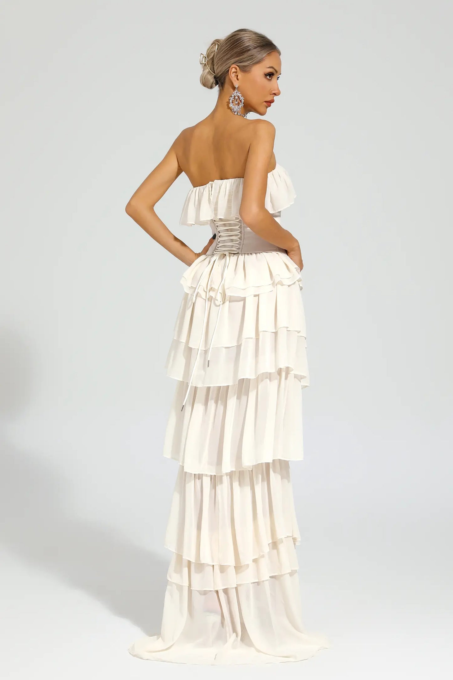 Effortlessly Elegant Dress with a Timeless Design