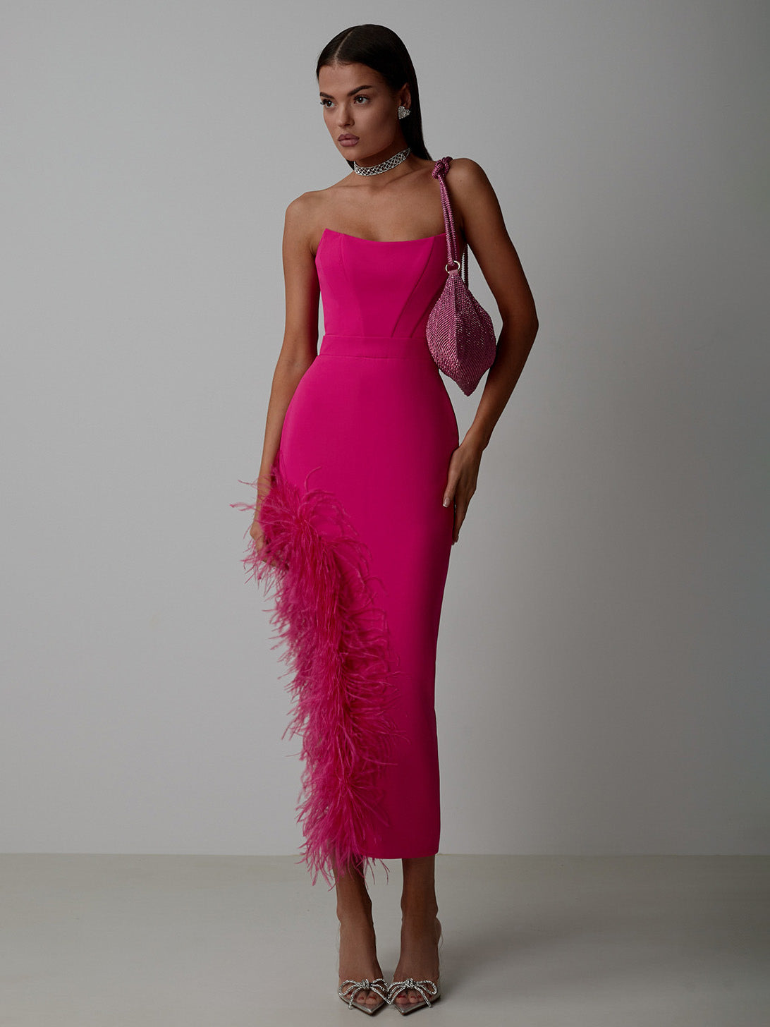 Beautifully Finished Dress in a Timeless Design
