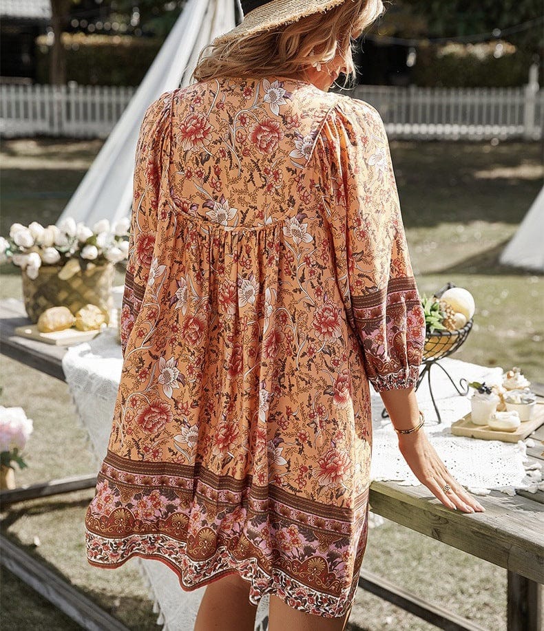 Beautifully Finished Dress in a Timeless Design