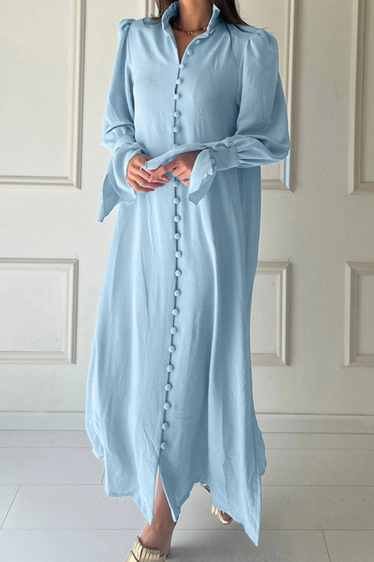 Well Tailored Dress with a Graceful Silhouette