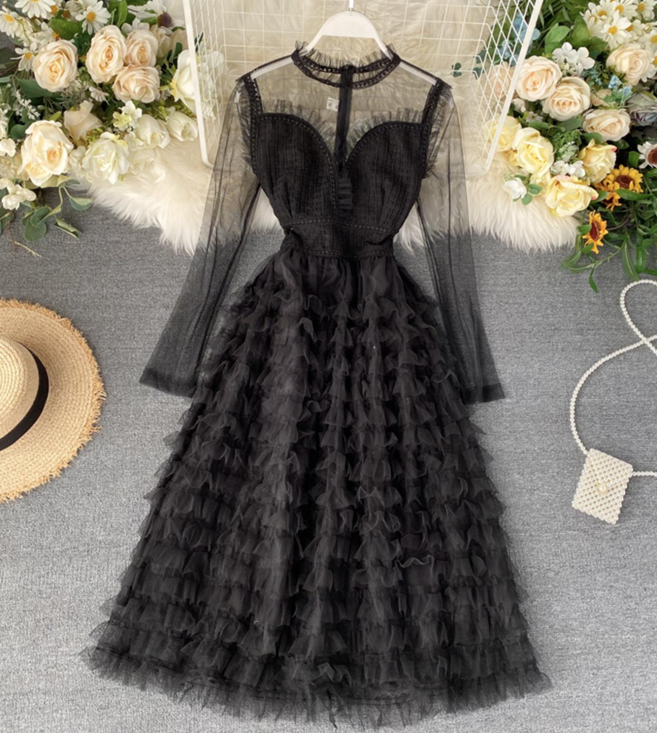 Effortlessly Elegant Dress with a Timeless Design