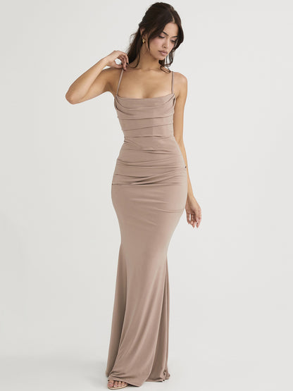 Well Tailored Dress with a Graceful Silhouette