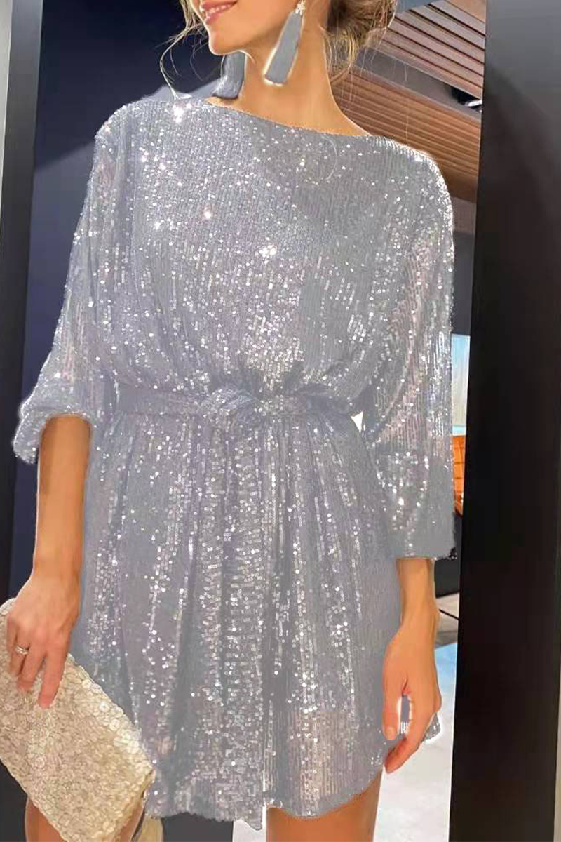 Beautifully Finished Dress in a Timeless Design