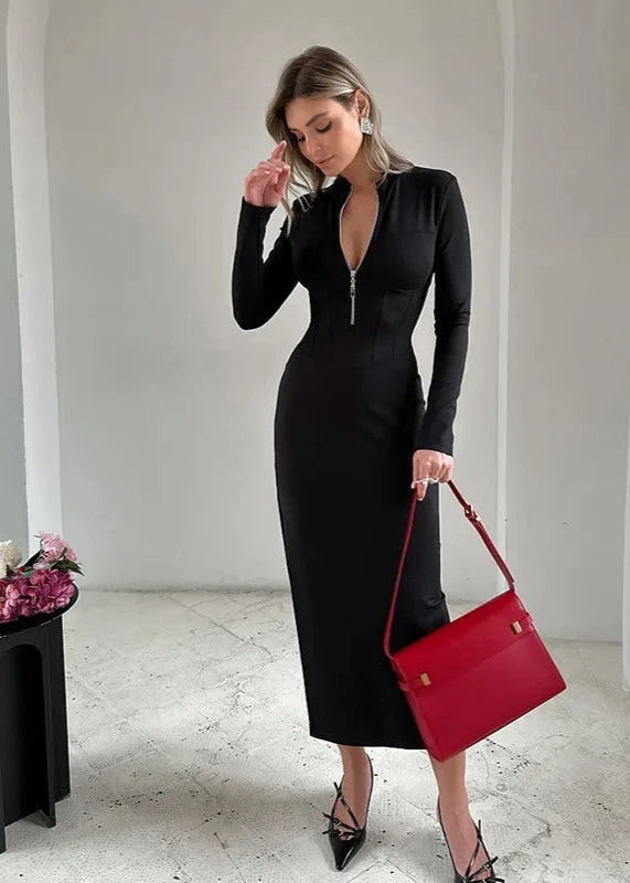 Effortlessly Elegant Dress with a Timeless Design