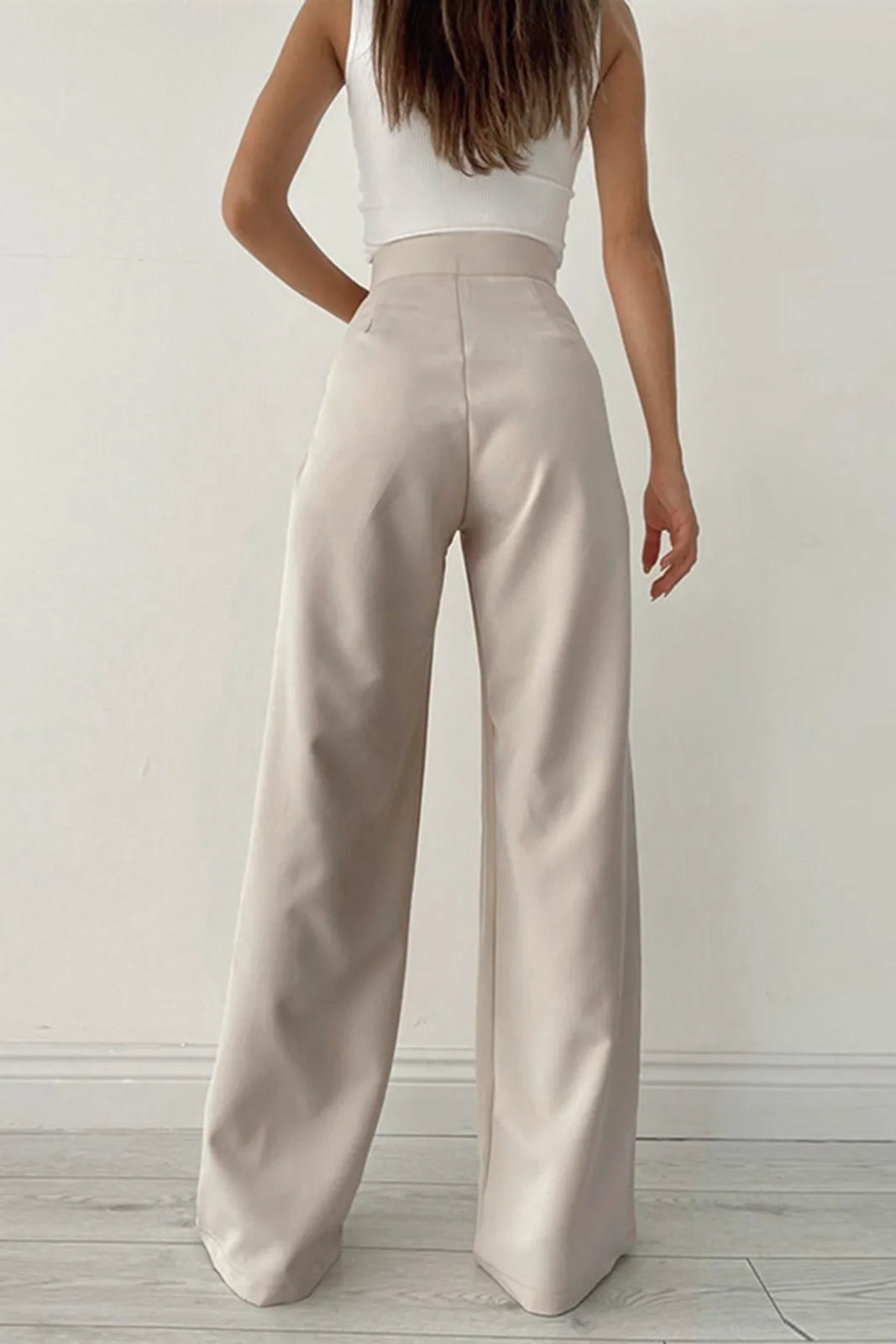 Sophisticated Pants with a Clean Classic Look