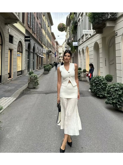 Effortlessly Elegant Garment with a Timeless Design