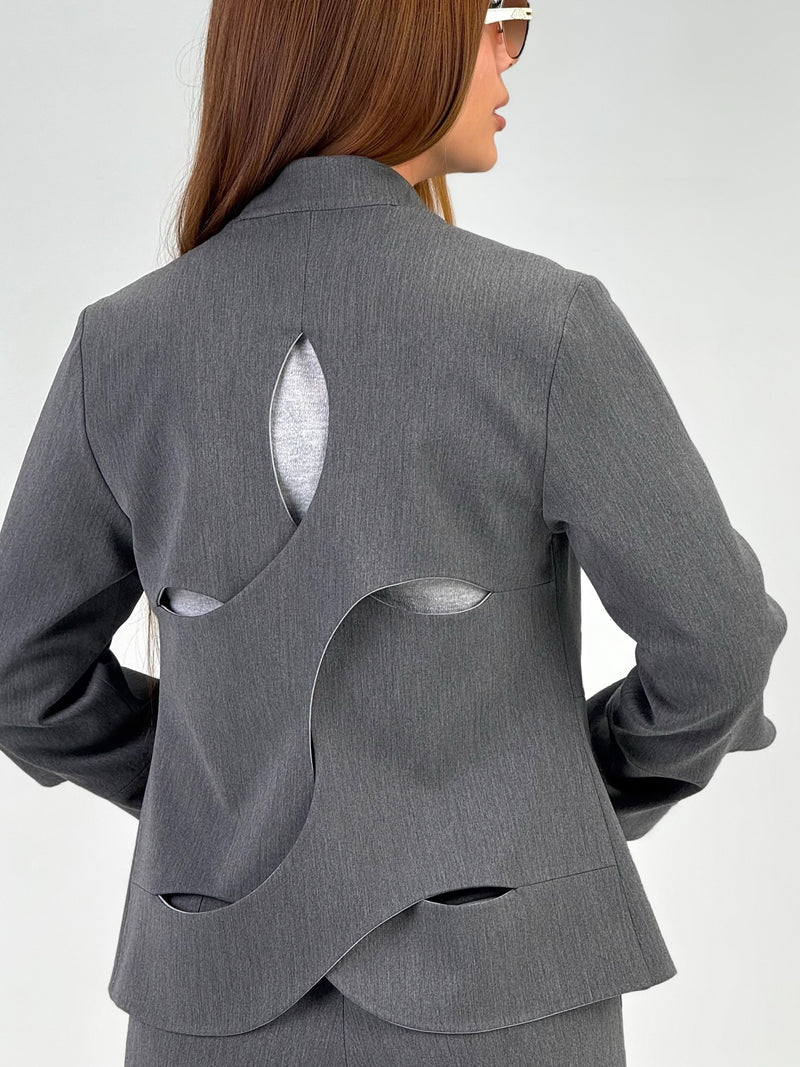 Effortlessly Elegant Garment with a Timeless Design