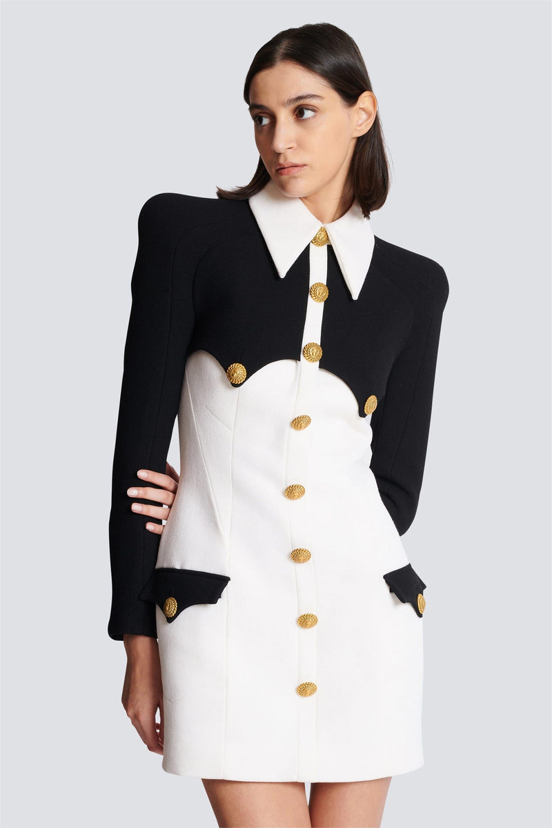 Well Tailored Dress with a Graceful Silhouette