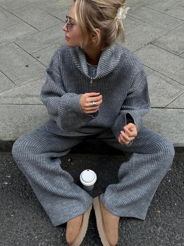 Classic Vintage Sweater with a Flattering Fit
