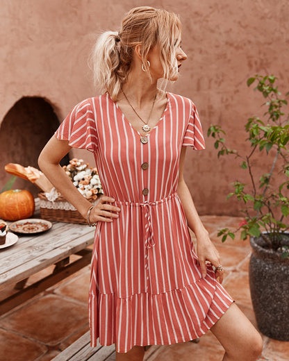 Beautifully Finished Dress in a Timeless Design